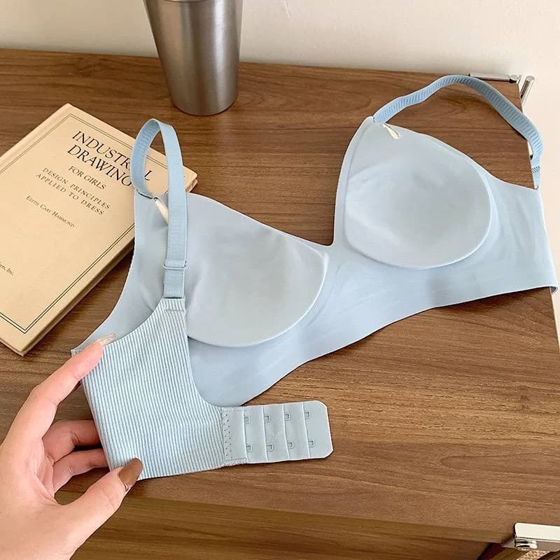 Светло-голубой