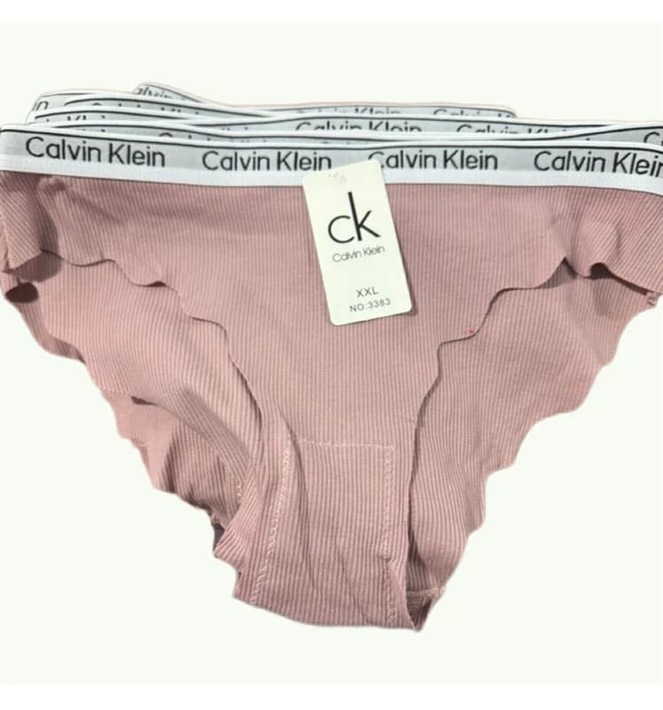 Бледный пурпурно-розовый