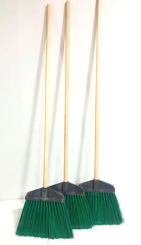 Метла уличная Гардена с деревянным черенком